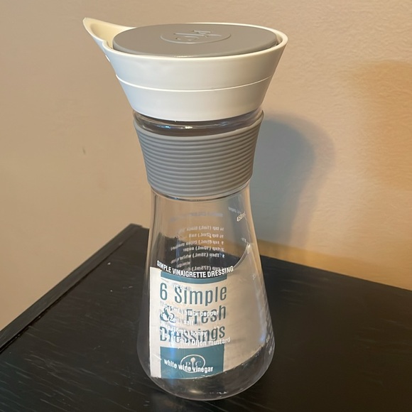 Pampered Chef Measure, Mix and Pour - Picture 2 of 2